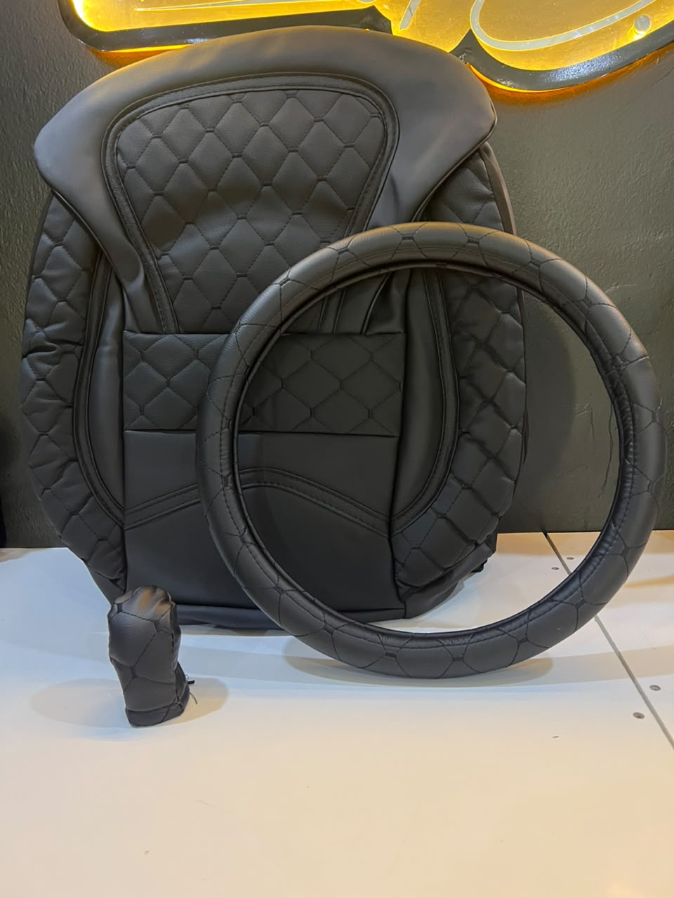 ensemble d'accessoires de voiture en similicuir noir